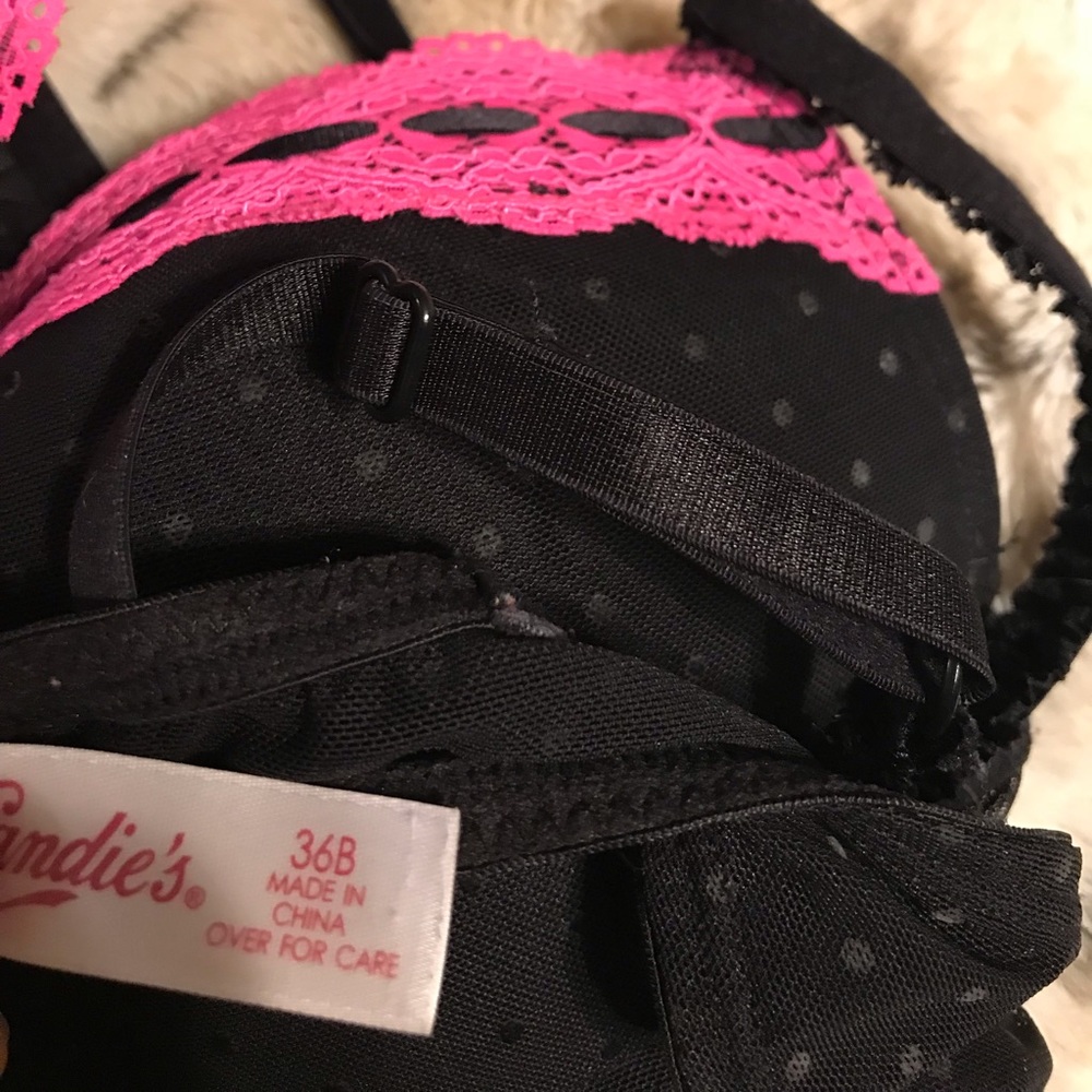 11 Bras - Picture 4 of 8